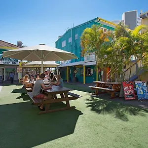 Backpackers In Paradise Under 45's Gold Coast