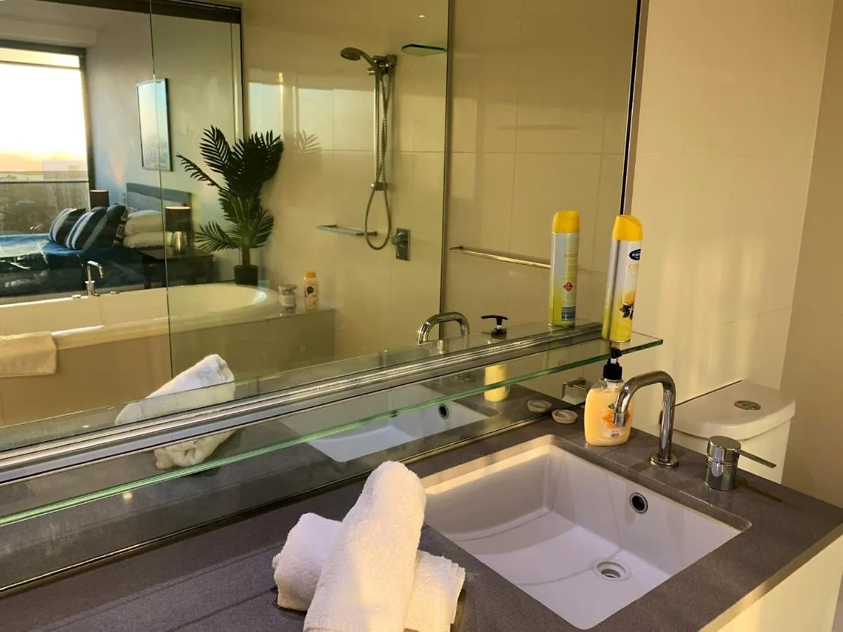 Beachview Surfers 2Bd Apartment Lux Gold Coast