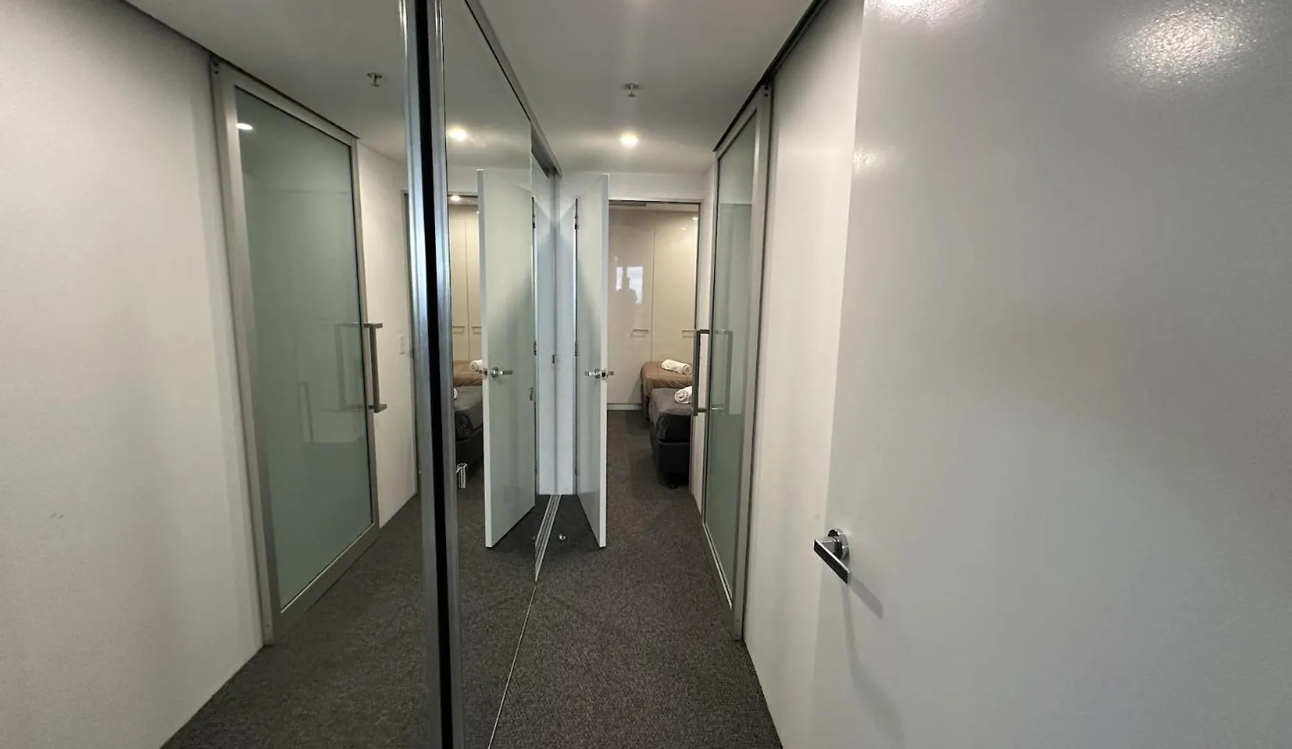 Beachview Surfers 2Bd Apartment Lux Gold Coast 0*,  Australia